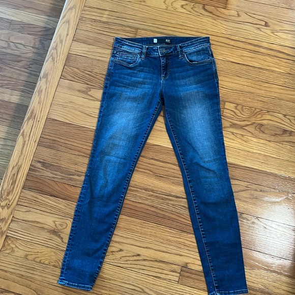 Kut from kloth jeans worn a few times. Excellent condition like new. - Picture 3 of 3